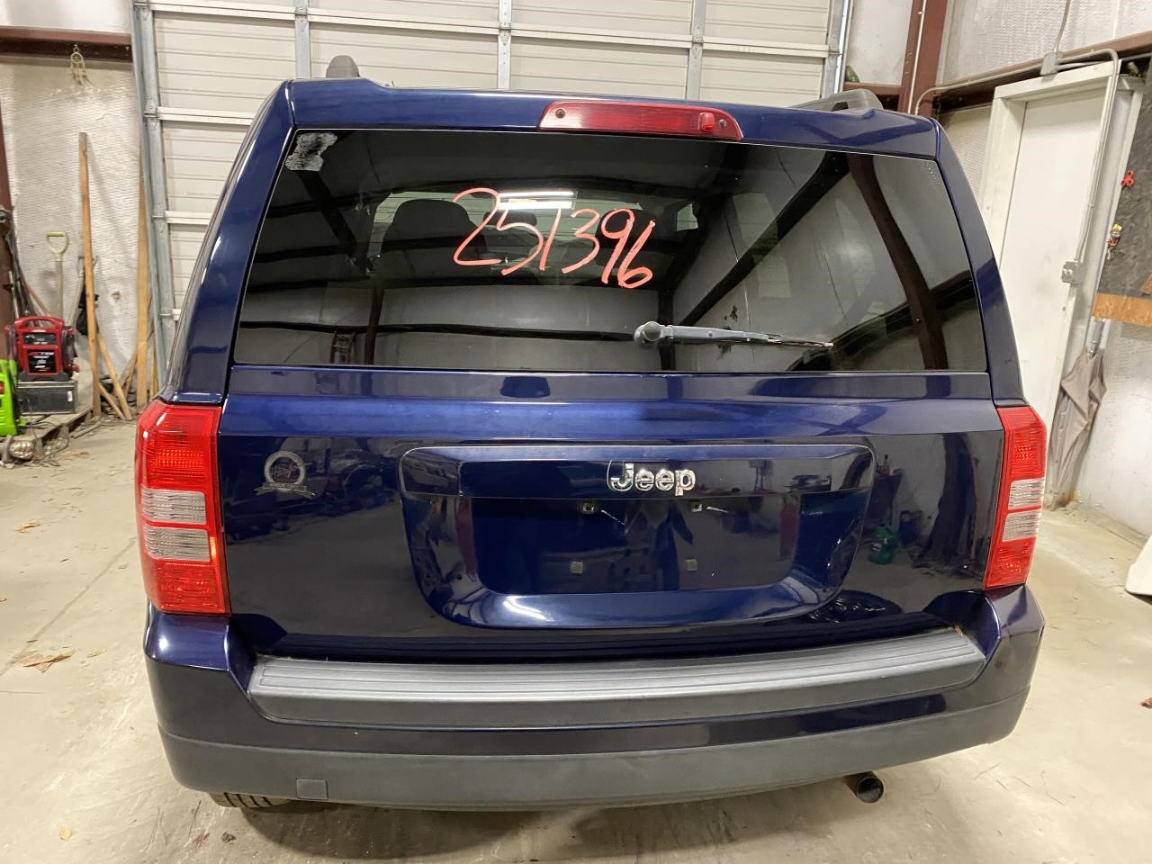 Vehicle/127497_12.jpg