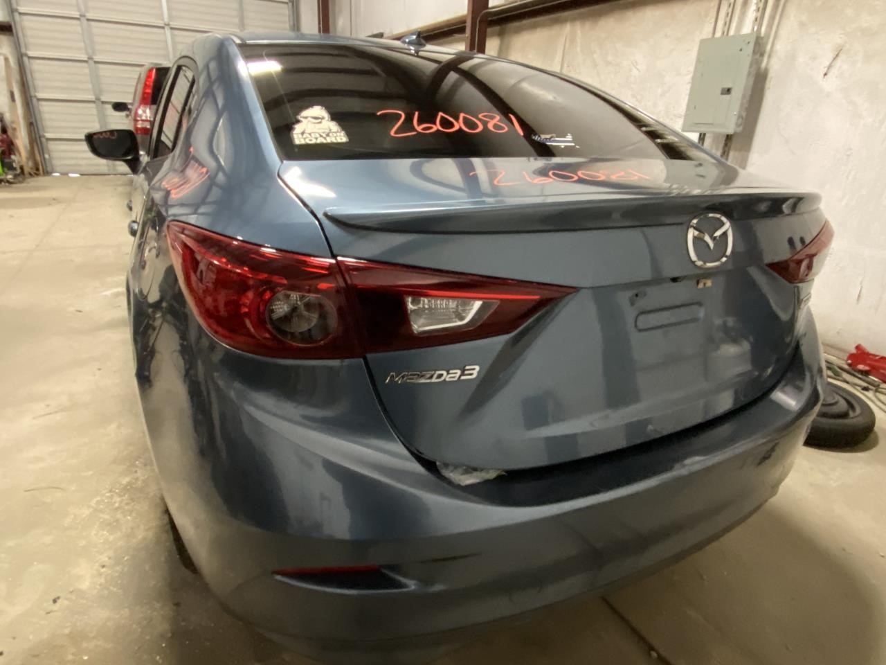 Vehicle/127938_02.jpg