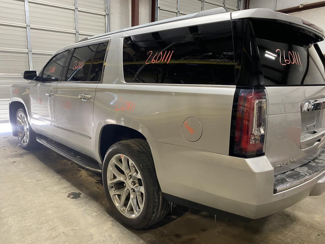 Vehicle/128209_11.jpg