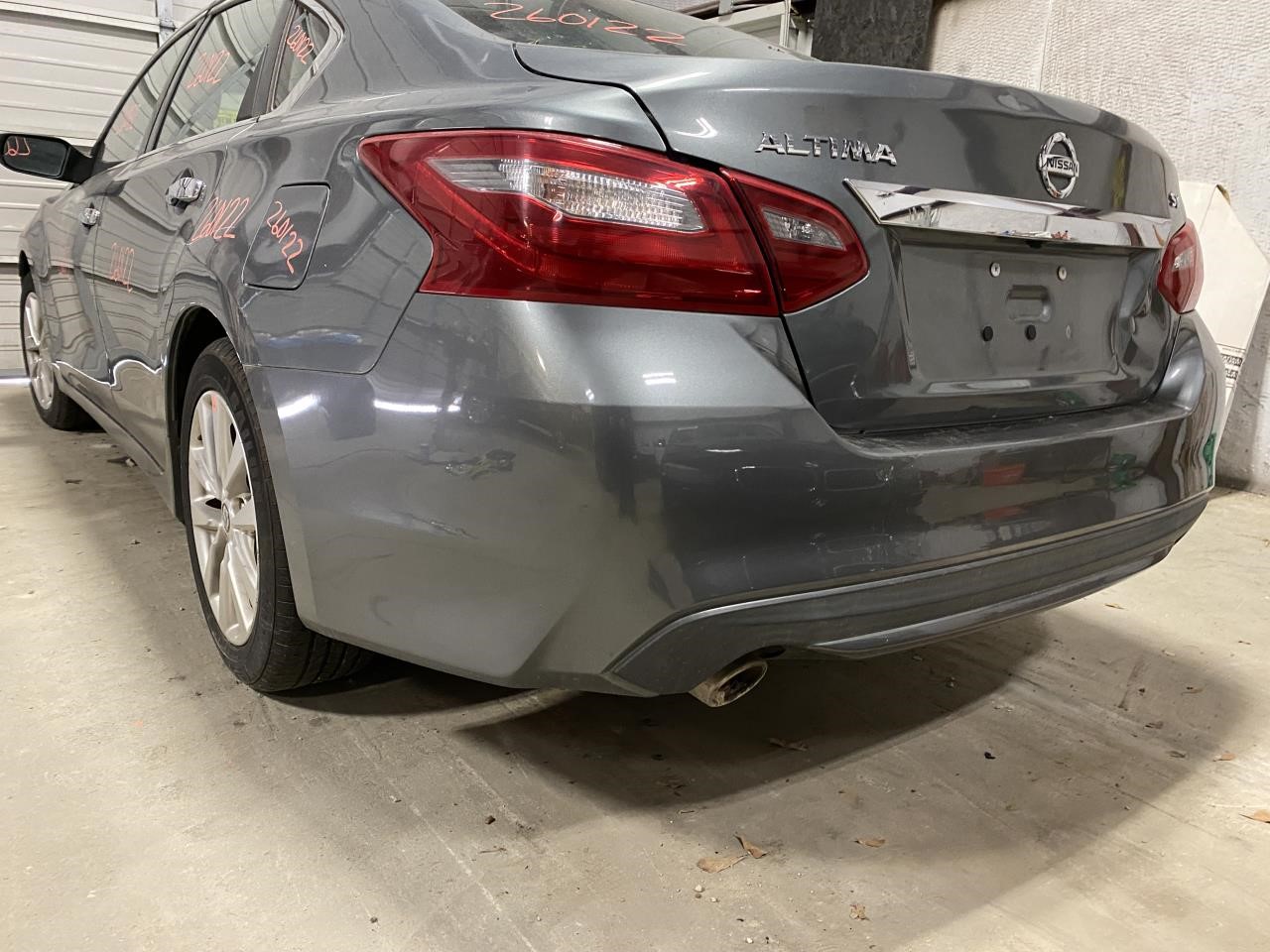 Vehicle/128294_14.jpg