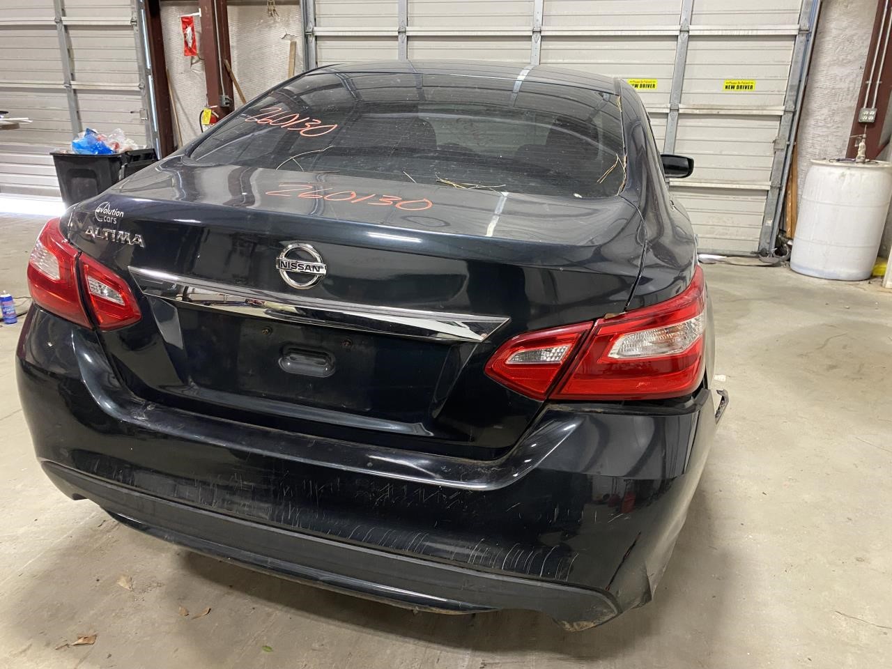 Vehicle/128331_03.jpg