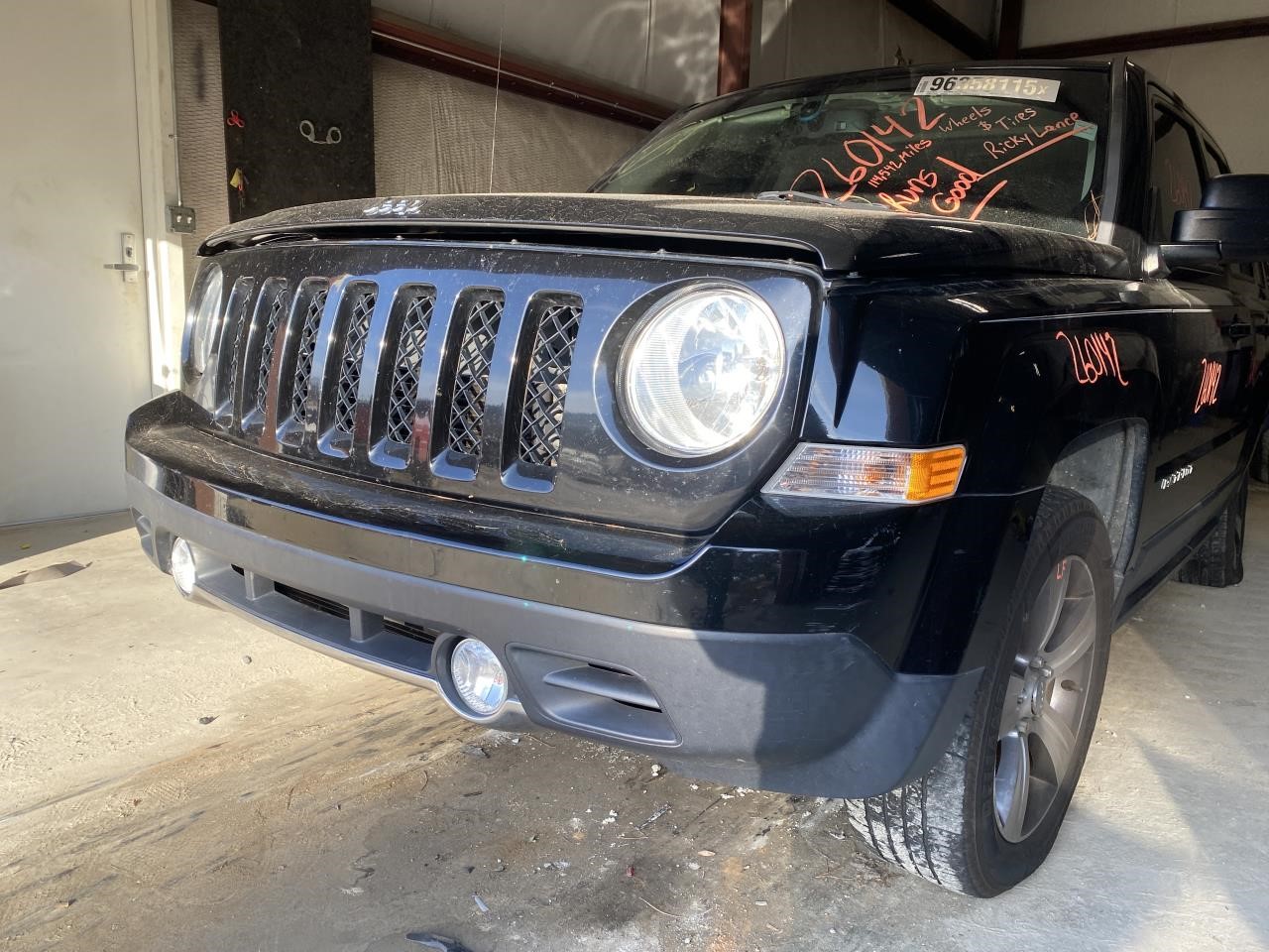 Vehicle/128489_06.jpg