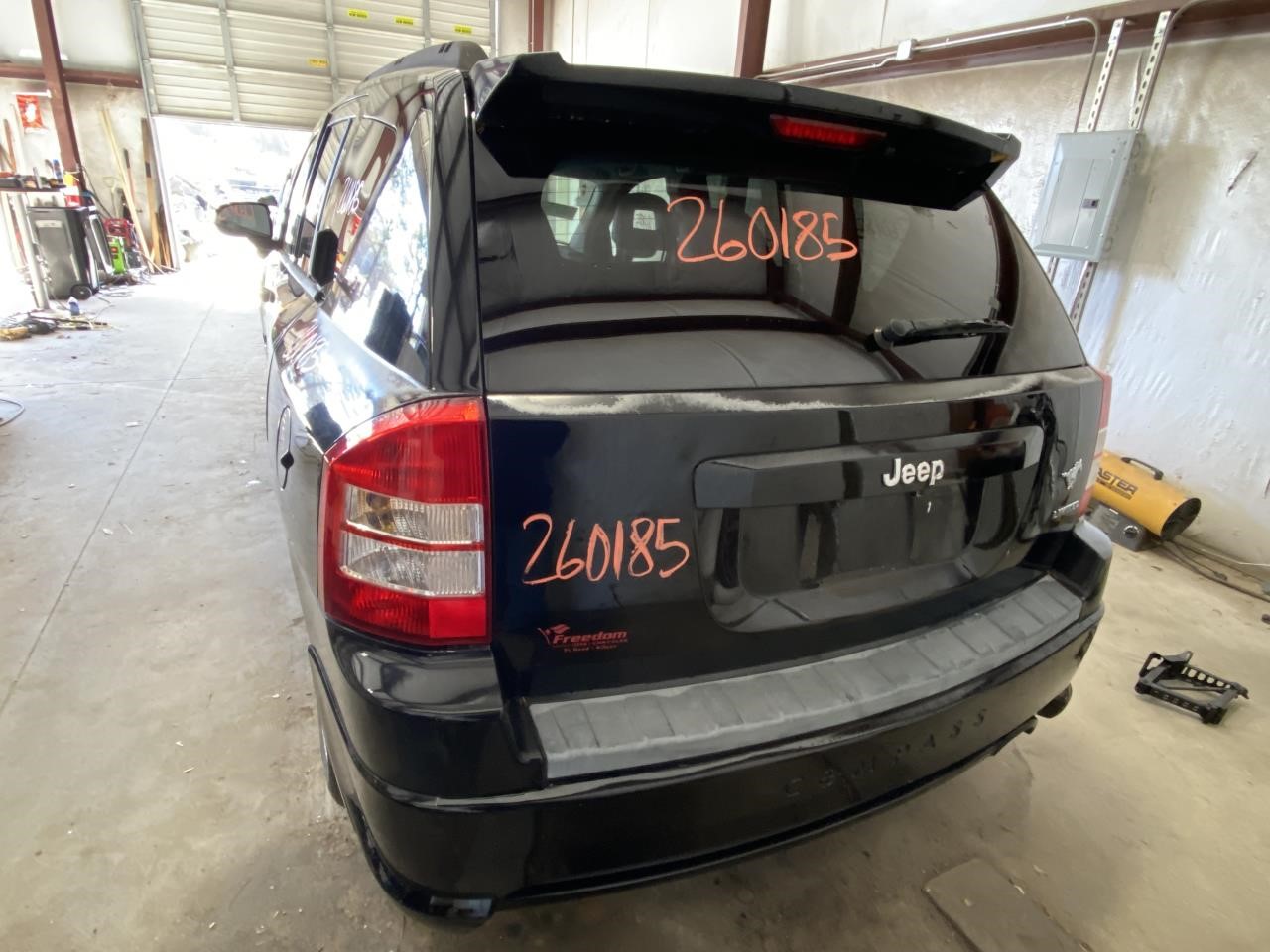 Vehicle/128819_02.jpg