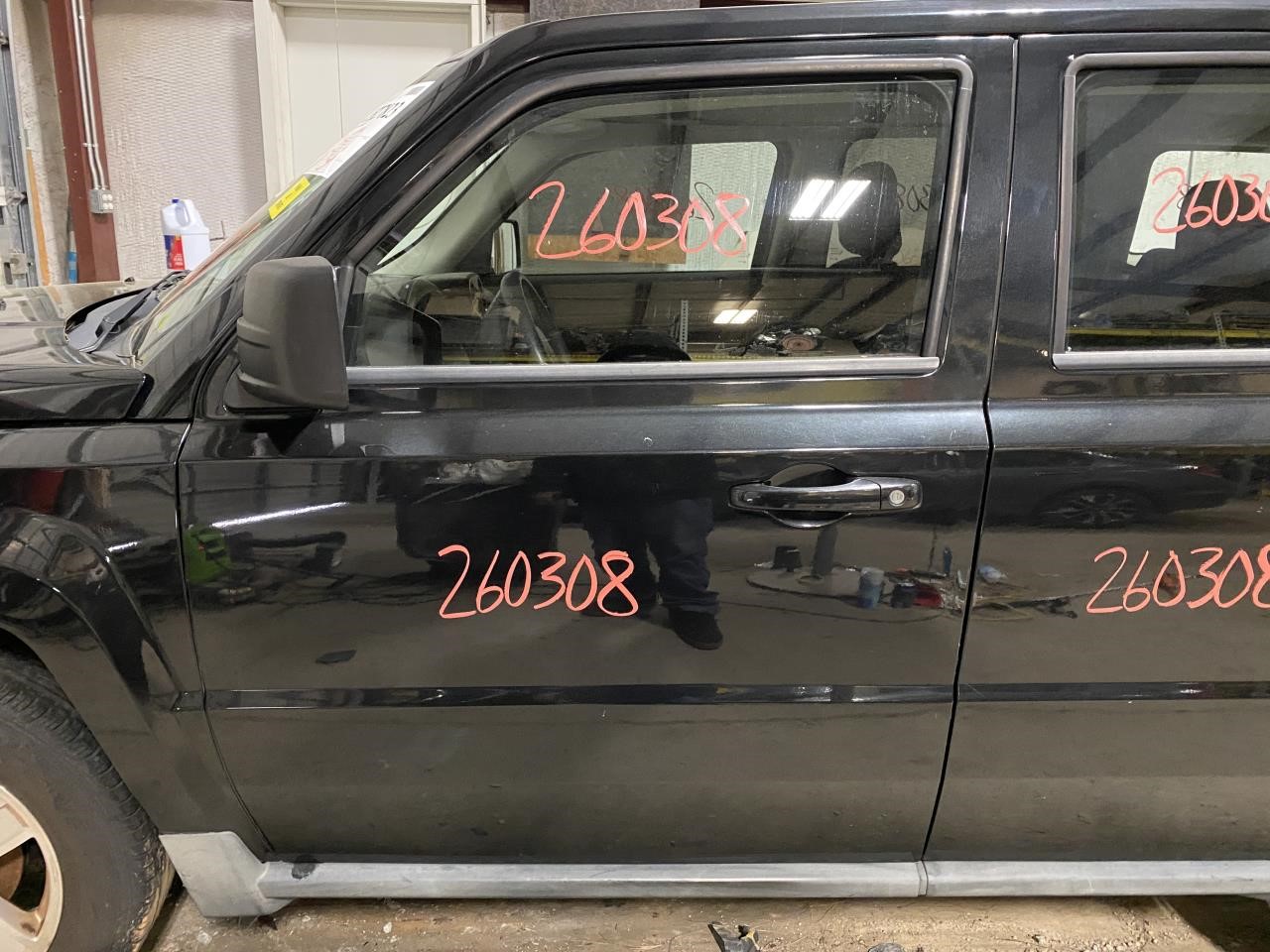Vehicle/129786_12.jpg