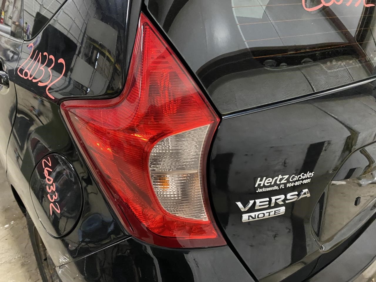 Vehicle/129944_11.jpg