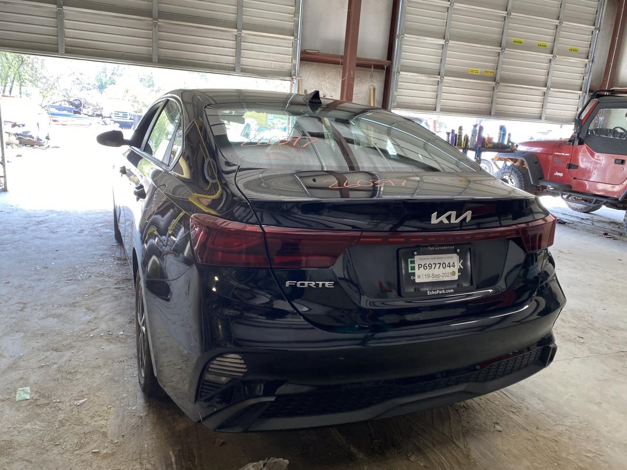 Vehicle/130372_02.jpg
