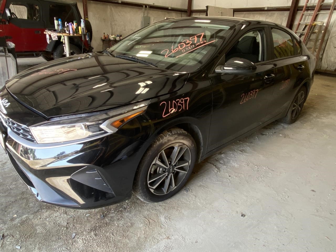 Vehicle/130372_12.jpg