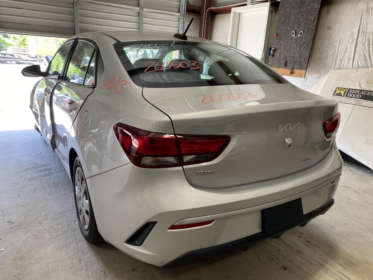 Vehicle/131032_02.jpg