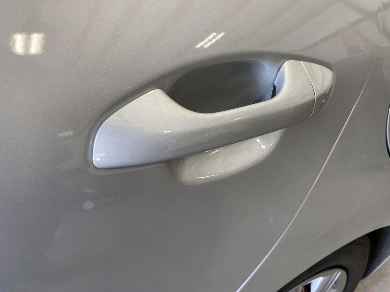 Vehicle/131032_08.jpg