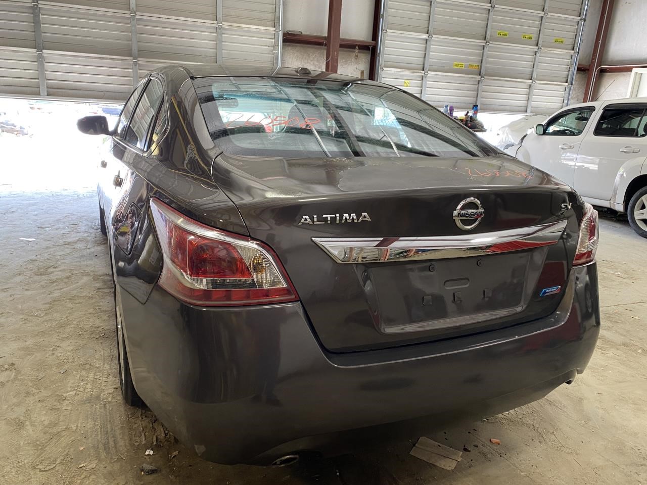 Vehicle/131037_02.jpg