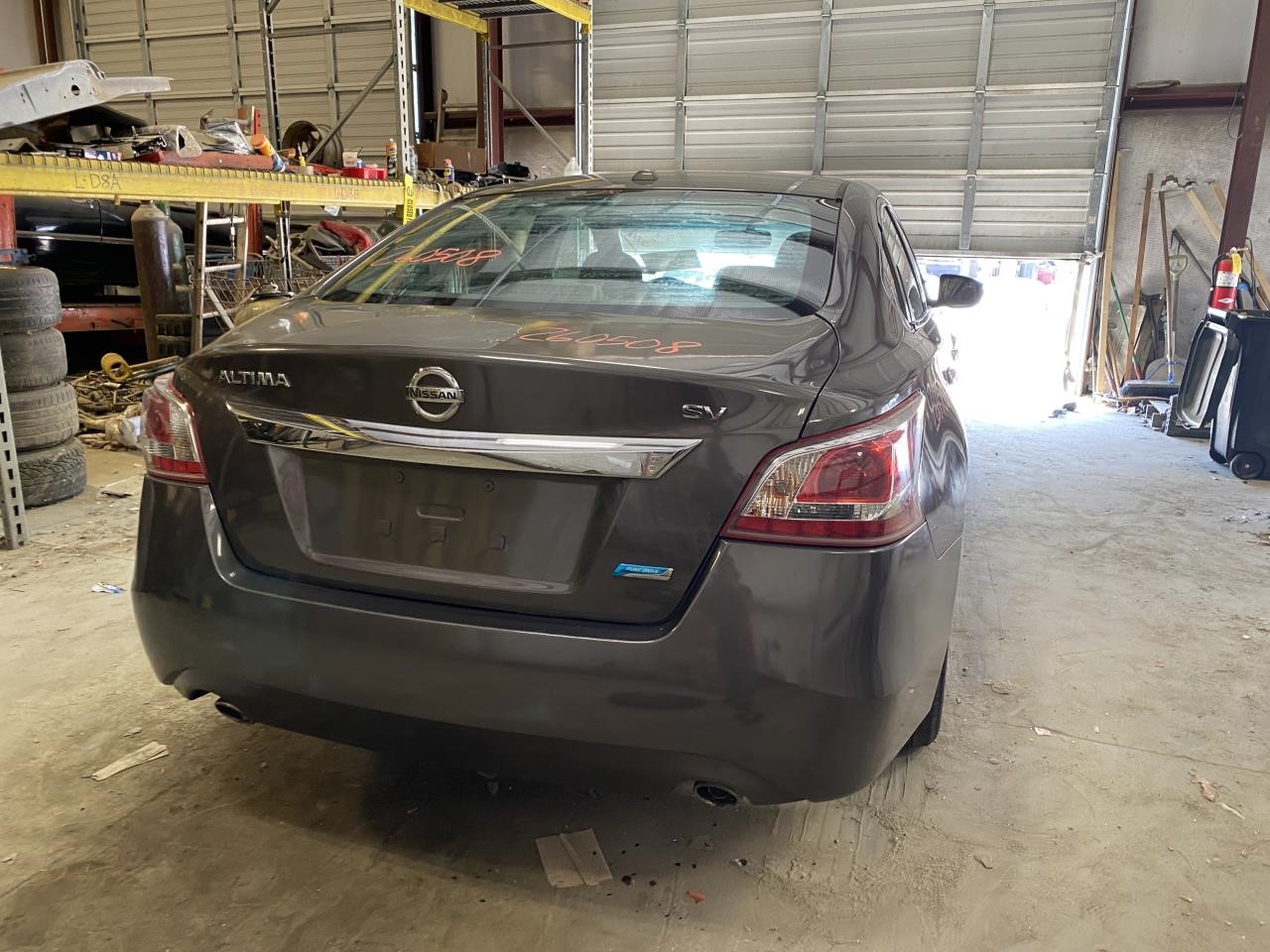 Vehicle/131037_03.jpg