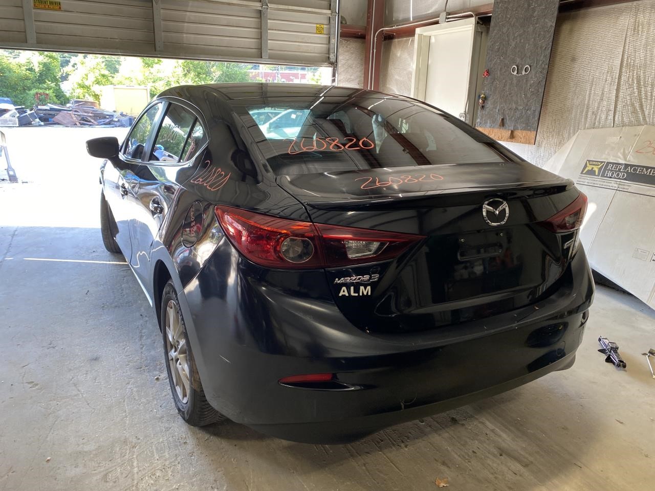 Vehicle/133944_02.jpg