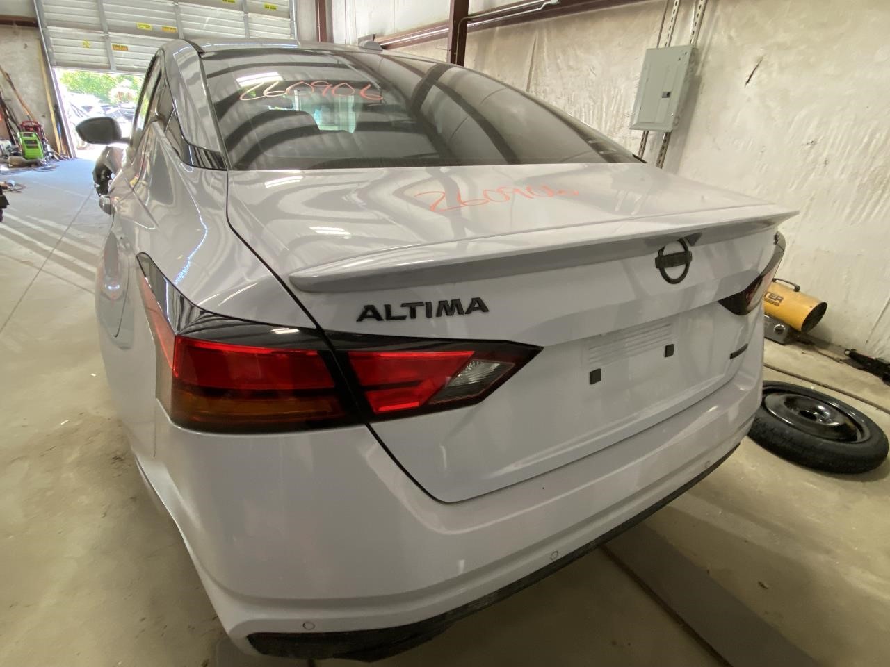 Vehicle/134672_02.jpg