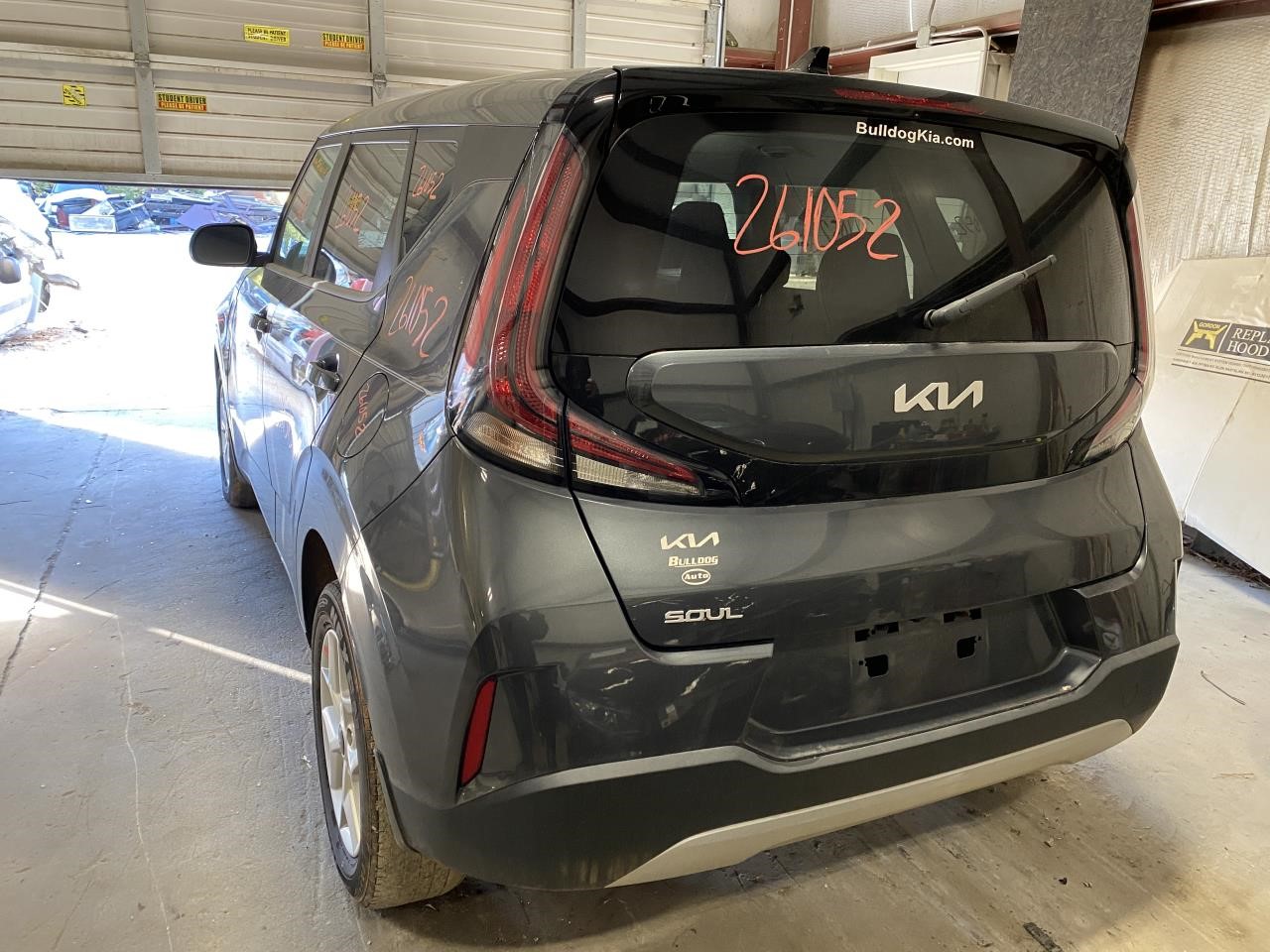 Vehicle/135666_02.jpg