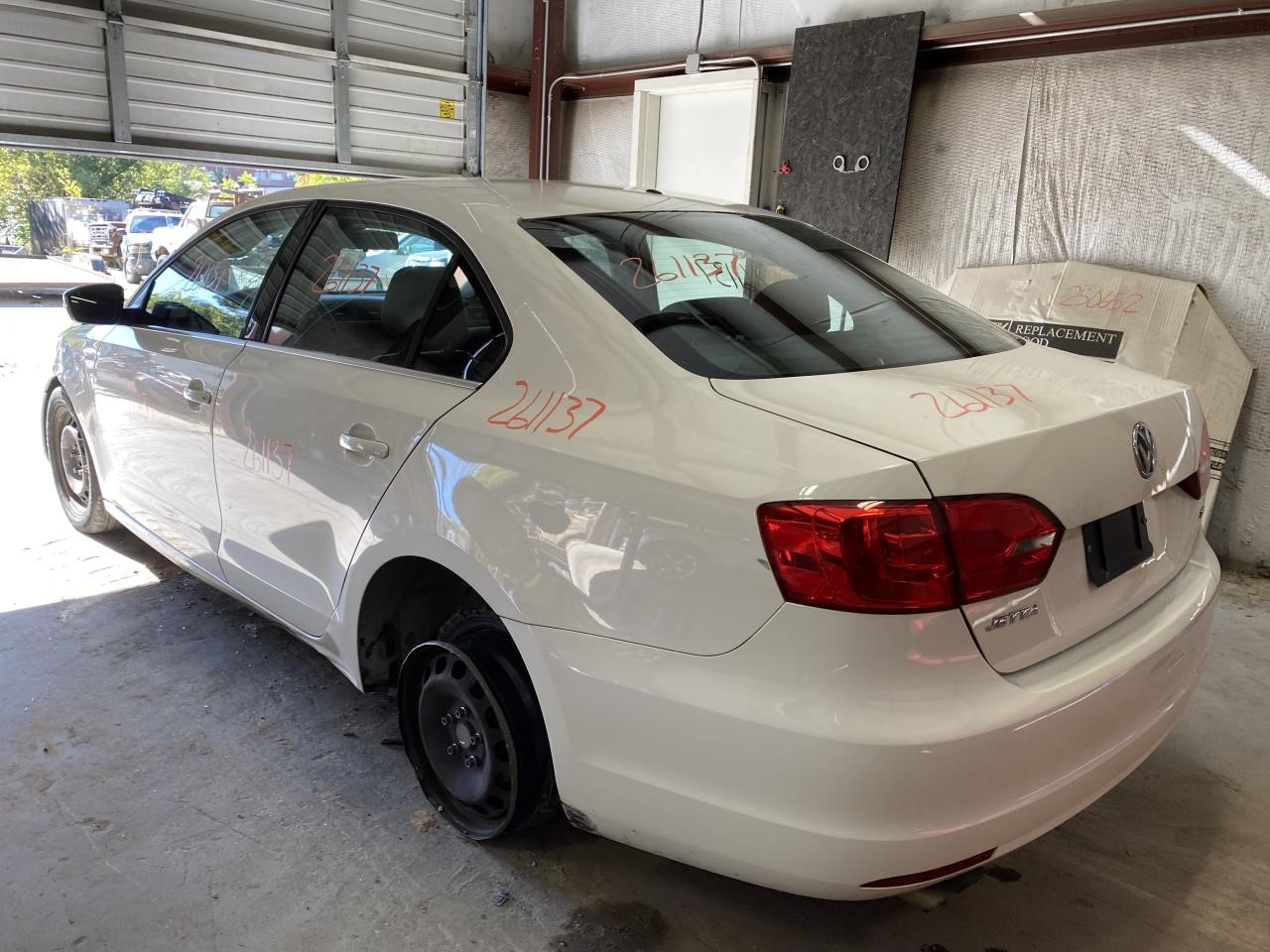 Vehicle/136349_10.jpg