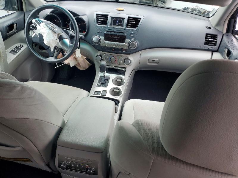 https://f005.backblazeb2.com/file/img-partshotlines-com/Inventory/MA712/Vehicle/15220_08.jpg