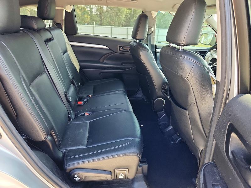 https://f005.backblazeb2.com/file/img-partshotlines-com/Inventory/MA712/Vehicle/15281_11.jpg