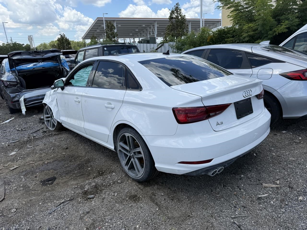 https://f005.backblazeb2.com/file/img-partshotlines-com/Inventory/MA712/Vehicle/15339_03.jpg