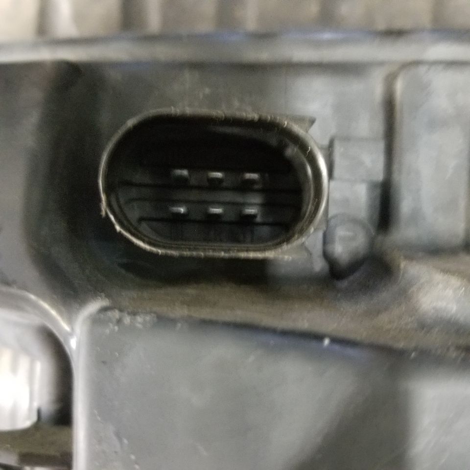 https://f005.backblazeb2.com/file/img-partshotlines-com/Inventory/MA726/Inventory/1017102_05.jpg
