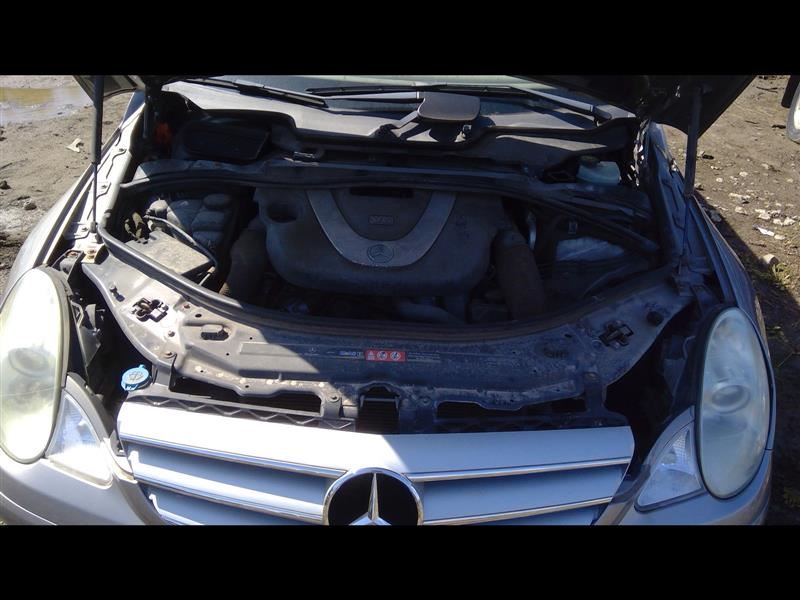 https://f005.backblazeb2.com/file/img-partshotlines-com/Inventory/MA726/Vehicle/31227_12.jpg