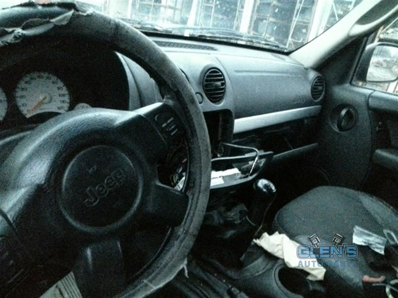 https://f005.backblazeb2.com/file/img-partshotlines-com/Inventory/MA726/Vehicle/35557_12.jpg
