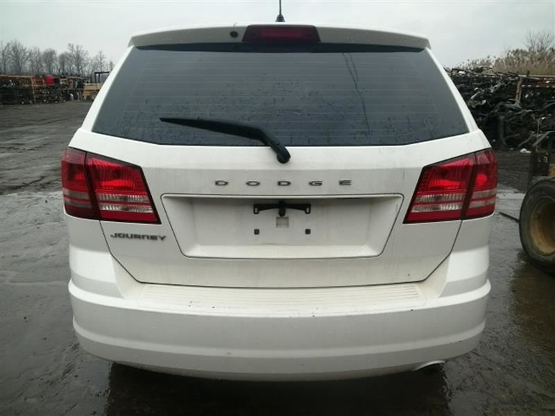 https://f005.backblazeb2.com/file/img-partshotlines-com/Inventory/MA726/Vehicle/38273_08.jpg
