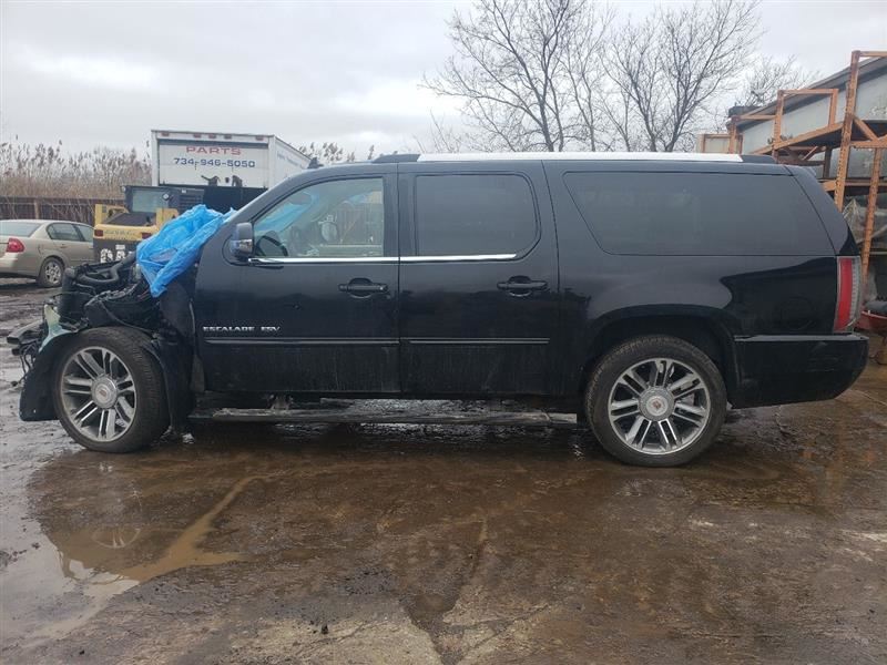https://f005.backblazeb2.com/file/img-partshotlines-com/Inventory/MA726/Vehicle/38406_04.jpg