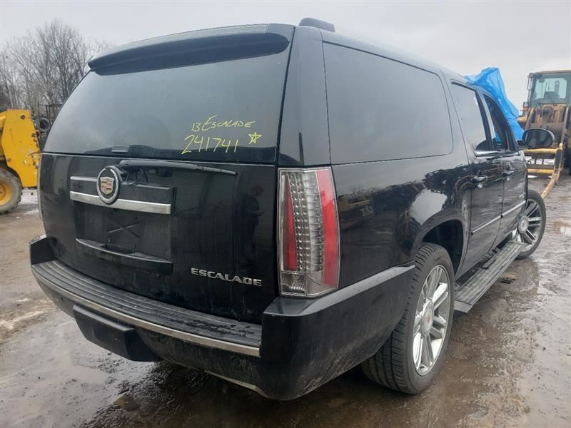 https://f005.backblazeb2.com/file/img-partshotlines-com/Inventory/MA726/Vehicle/38406_07.jpg