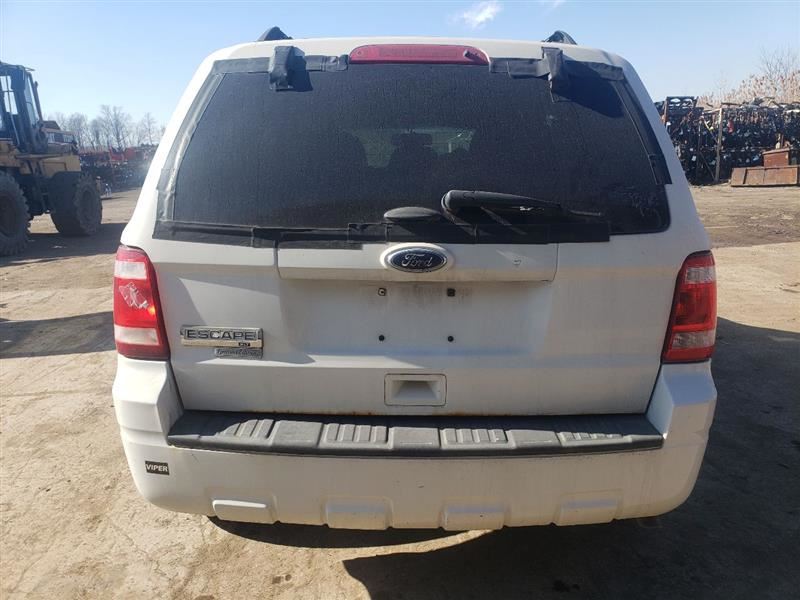 https://f005.backblazeb2.com/file/img-partshotlines-com/Inventory/MA726/Vehicle/38467_06.jpg