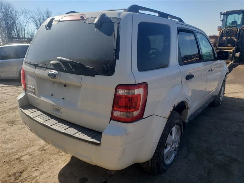 https://f005.backblazeb2.com/file/img-partshotlines-com/Inventory/MA726/Vehicle/38467_07.jpg