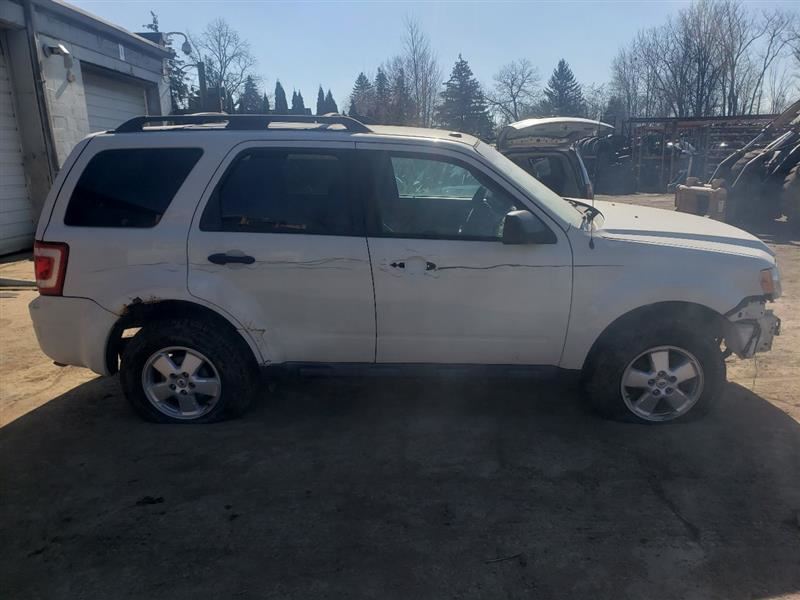 https://f005.backblazeb2.com/file/img-partshotlines-com/Inventory/MA726/Vehicle/38467_08.jpg