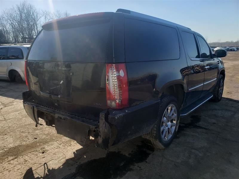 https://f005.backblazeb2.com/file/img-partshotlines-com/Inventory/MA726/Vehicle/38469_07.jpg
