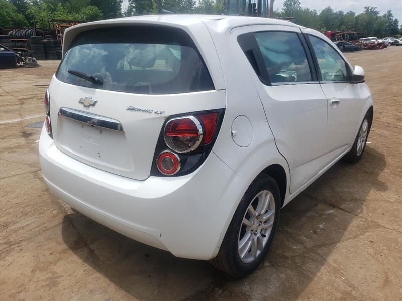 https://f005.backblazeb2.com/file/img-partshotlines-com/Inventory/MA726/Vehicle/39008_07.jpg