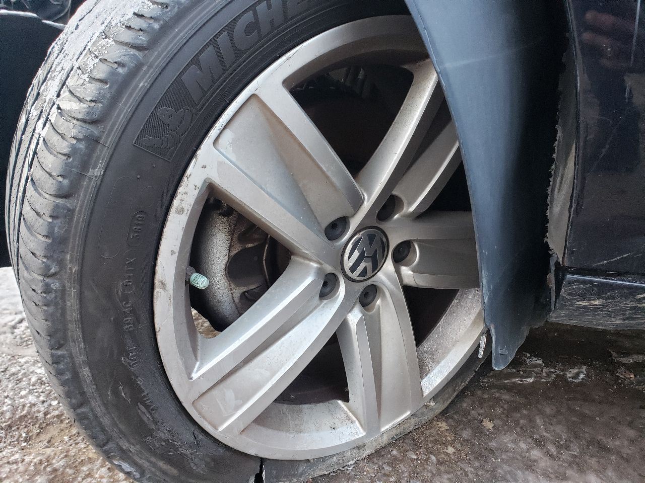 https://f005.backblazeb2.com/file/img-partshotlines-com/Inventory/MA726/Vehicle/39326_11.jpg