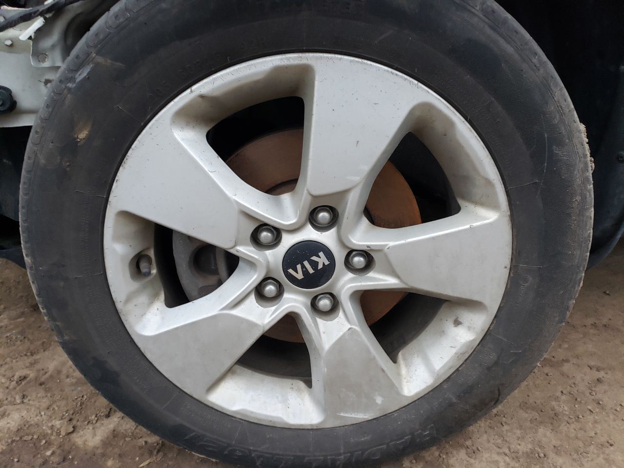 https://f005.backblazeb2.com/file/img-partshotlines-com/Inventory/MA726/Vehicle/39641_10.jpg