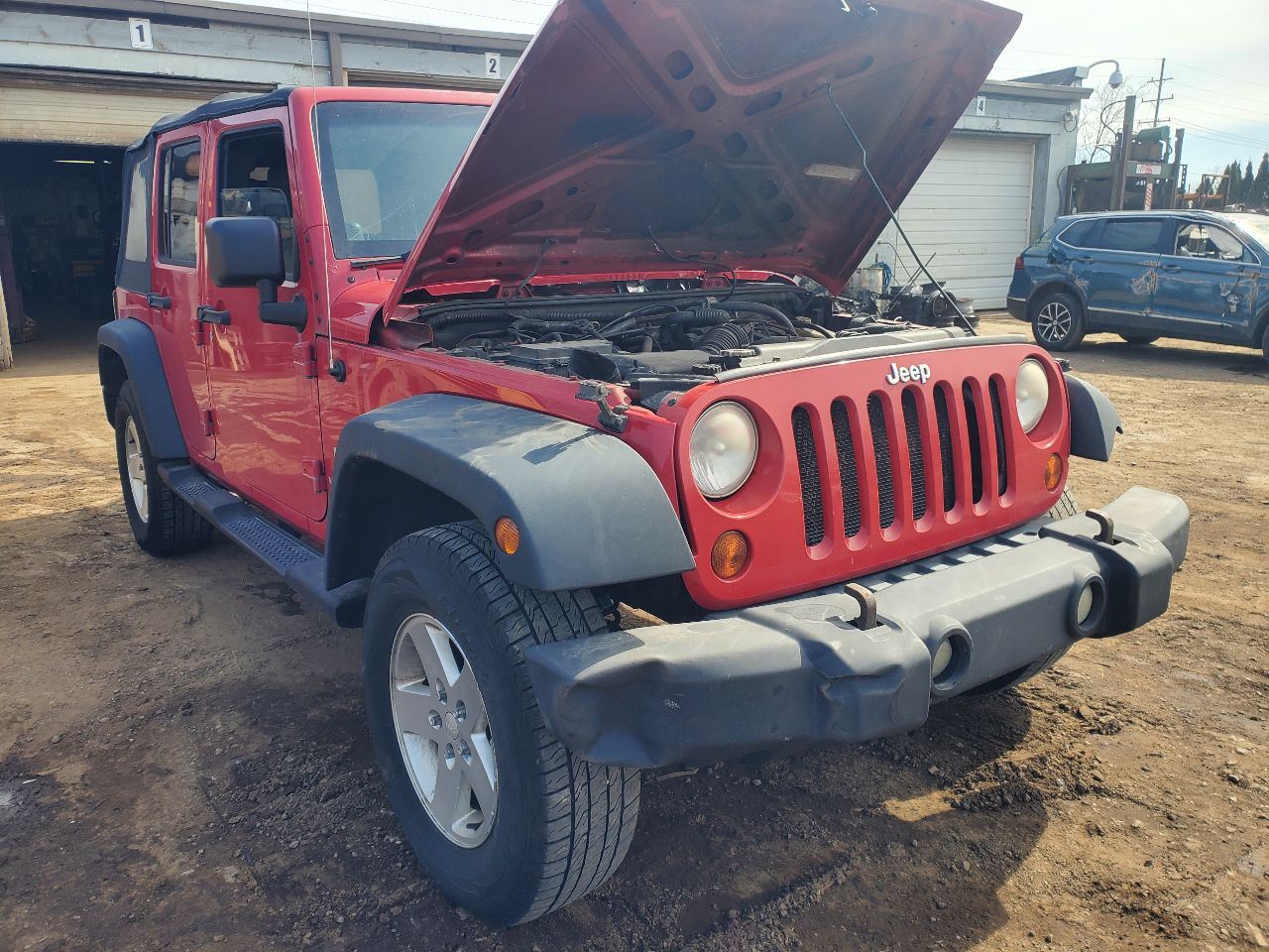 https://f005.backblazeb2.com/file/img-partshotlines-com/Inventory/MA726/Vehicle/40104_09.jpg
