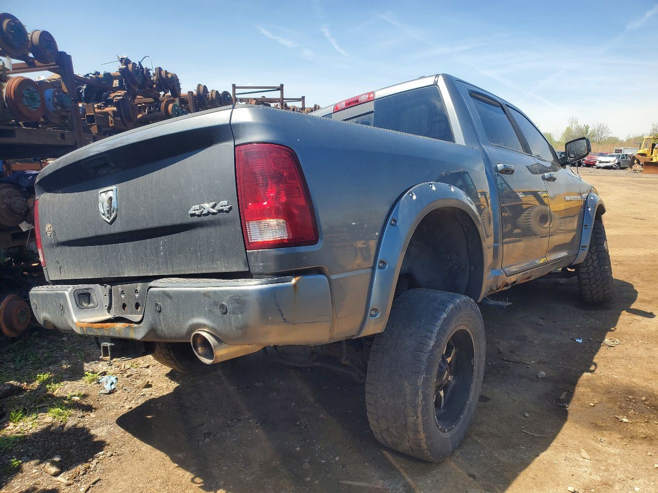 https://f005.backblazeb2.com/file/img-partshotlines-com/Inventory/MA726/Vehicle/40324_07.jpg