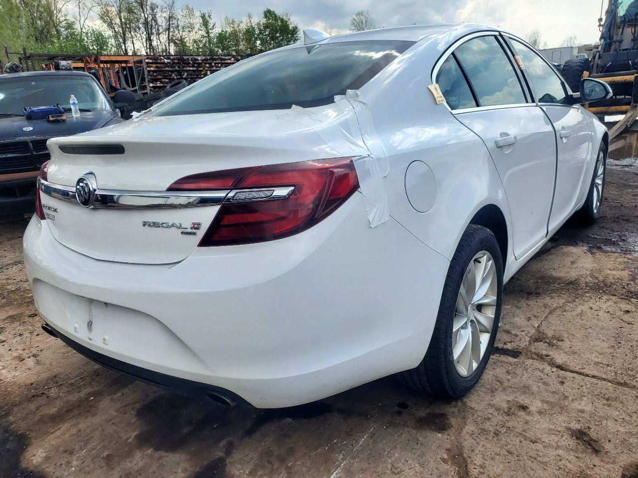 https://f005.backblazeb2.com/file/img-partshotlines-com/Inventory/MA726/Vehicle/40333_07.jpg
