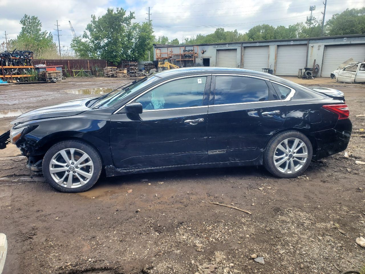 https://f005.backblazeb2.com/file/img-partshotlines-com/Inventory/MA726/Vehicle/40439_04.jpg