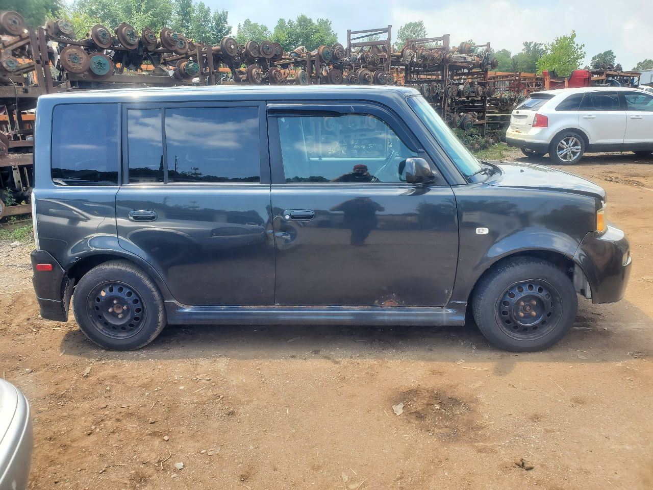 https://f005.backblazeb2.com/file/img-partshotlines-com/Inventory/MA726/Vehicle/40664_08.jpg