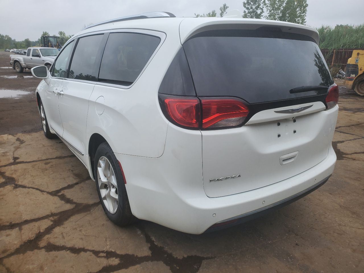 https://f005.backblazeb2.com/file/img-partshotlines-com/Inventory/MA726/Vehicle/40781_05.jpg