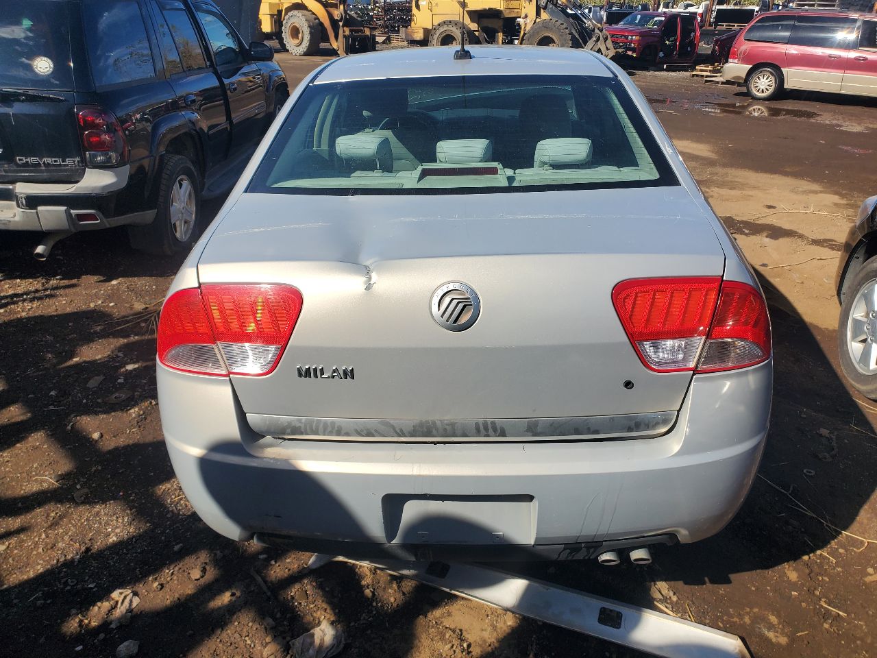 https://f005.backblazeb2.com/file/img-partshotlines-com/Inventory/MA726/Vehicle/40844_07.jpg