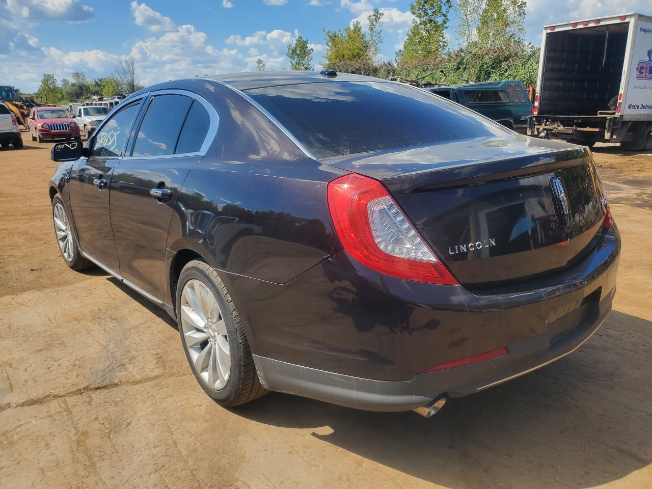 https://f005.backblazeb2.com/file/img-partshotlines-com/Inventory/MA726/Vehicle/40941_05.jpg