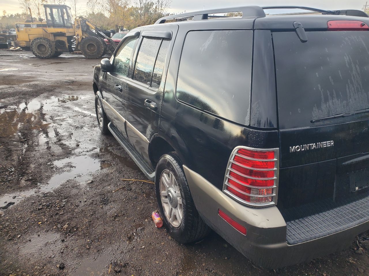 https://f005.backblazeb2.com/file/img-partshotlines-com/Inventory/MA726/Vehicle/41188_05.jpg