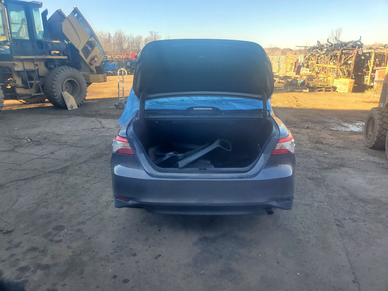 https://f005.backblazeb2.com/file/img-partshotlines-com/Inventory/MA726/Vehicle/41302_06.jpg