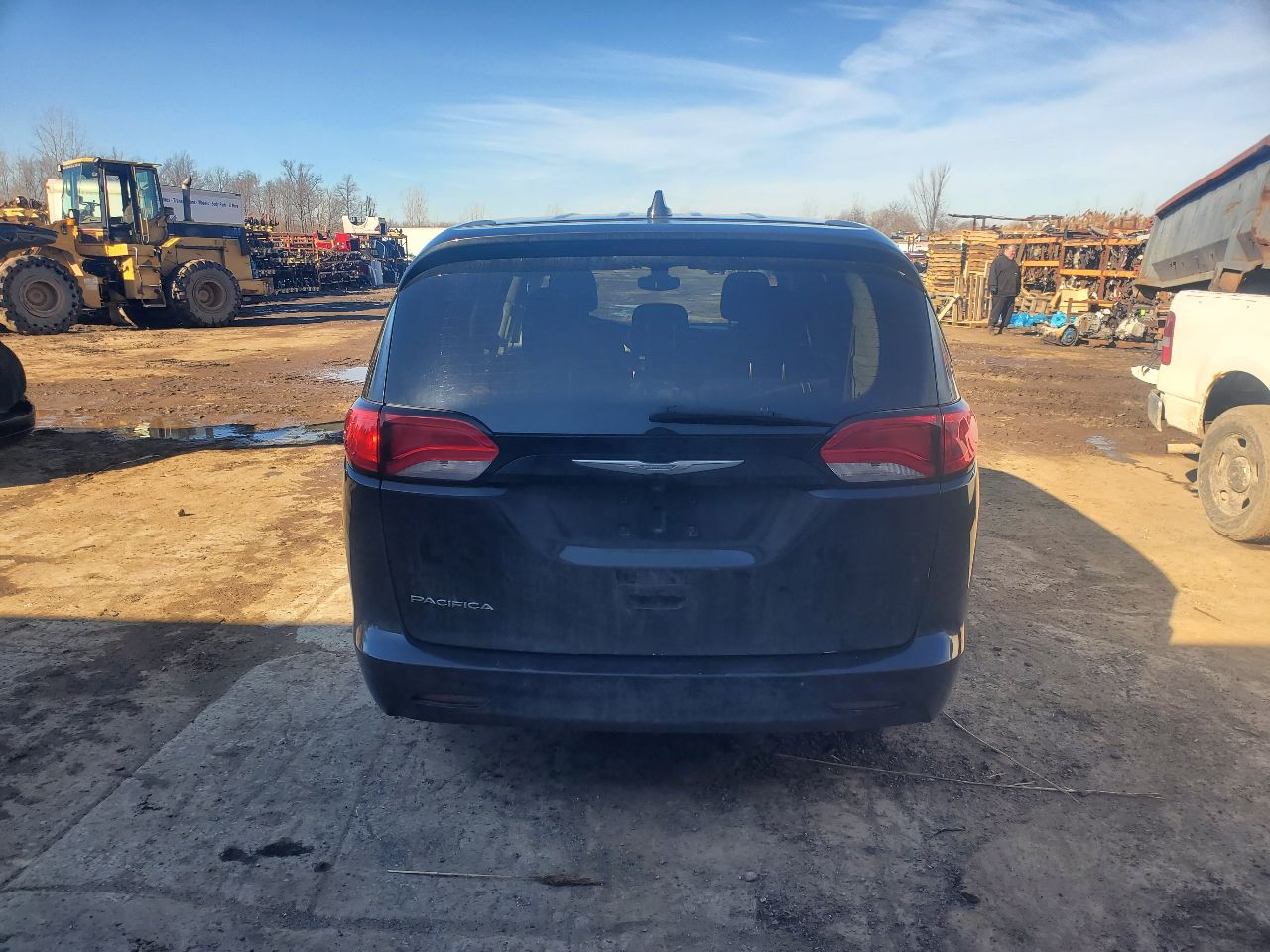 https://f005.backblazeb2.com/file/img-partshotlines-com/Inventory/MA726/Vehicle/41684_06.jpg