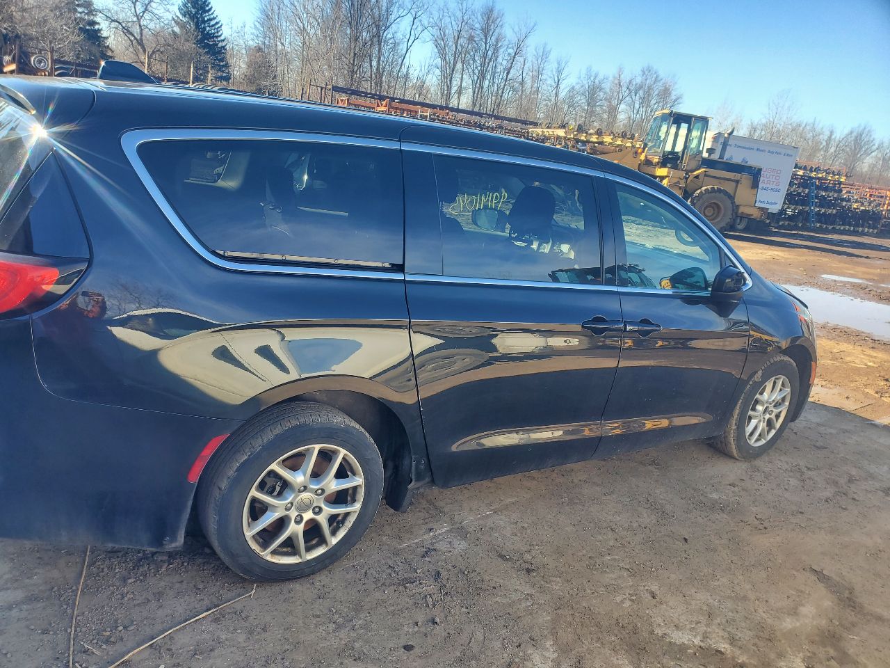 https://f005.backblazeb2.com/file/img-partshotlines-com/Inventory/MA726/Vehicle/41684_12.jpg