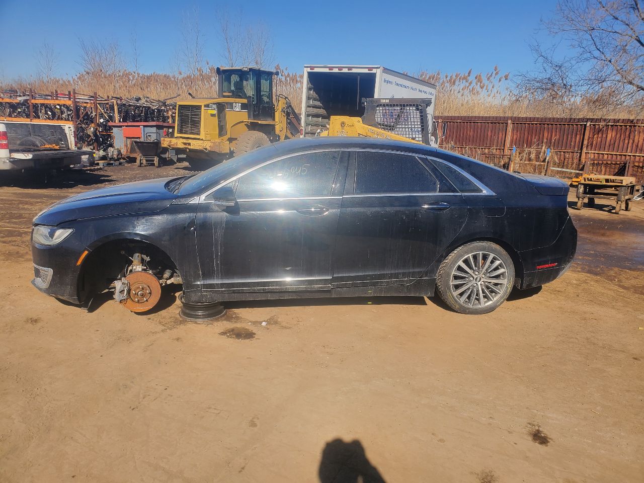 https://f005.backblazeb2.com/file/img-partshotlines-com/Inventory/MA726/Vehicle/41775_04.jpg
