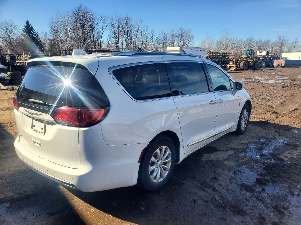 https://f005.backblazeb2.com/file/img-partshotlines-com/Inventory/MA726/Vehicle/41806_07.jpg