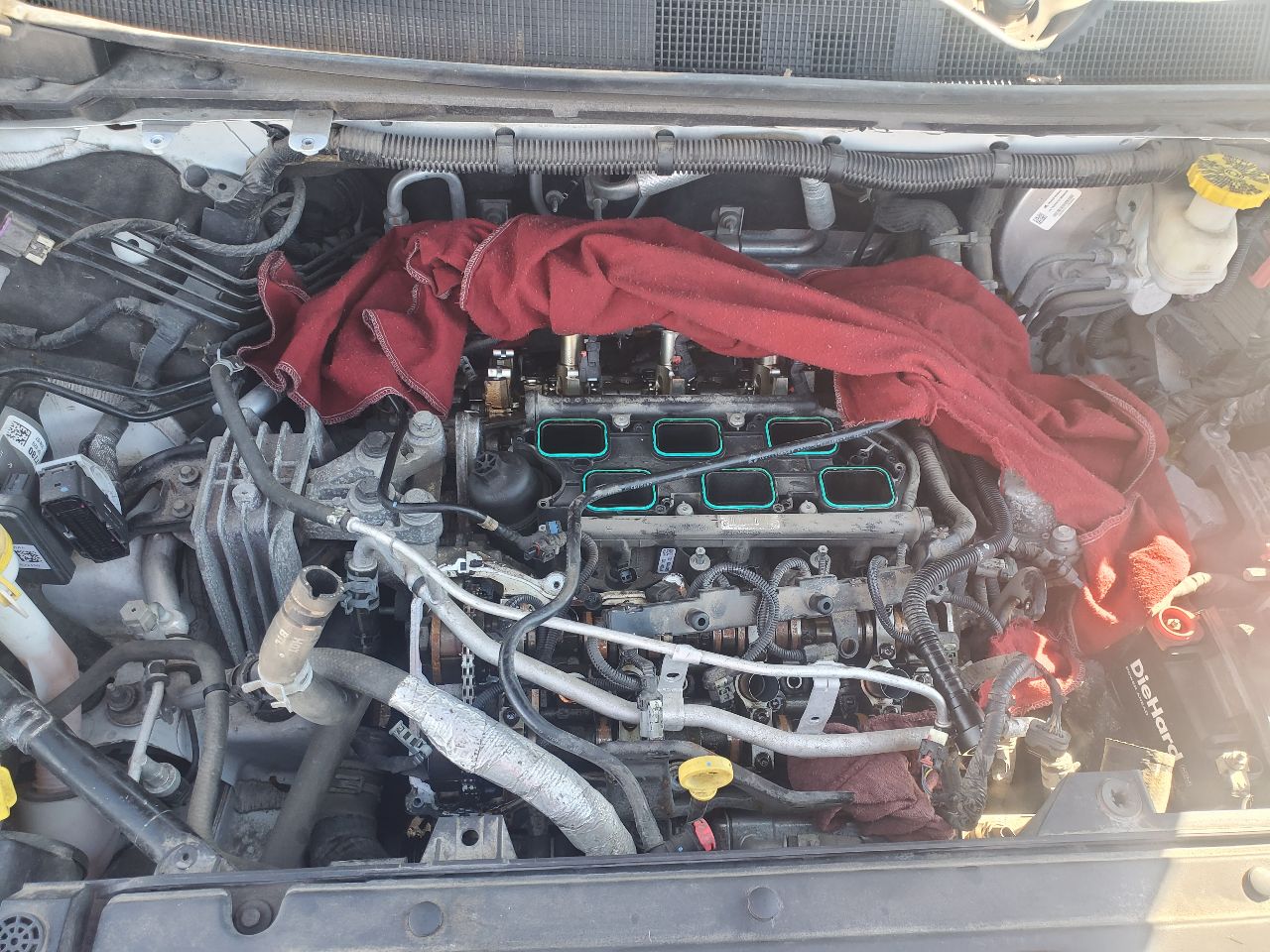 https://f005.backblazeb2.com/file/img-partshotlines-com/Inventory/MA726/Vehicle/41806_12.jpg